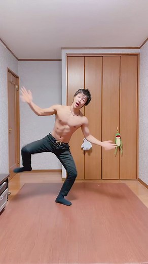 もう衣装は無いです…あるのは己の肉体のみ… #内山さん #楽天 #楽天ポイント | rakuten point