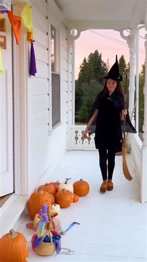 ✨🧙🌈🧺 Less candy, more magic! The Switch Witch makes Halloween more magical and the morning after full of happy giggles instead of sugar crashes. 💕🍭 #sarahssilks #playsilks #switchwitch #halloween | Sarah's Silks