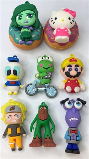 Hello kitty and Inside out disgust funny donut war! 😱🍩