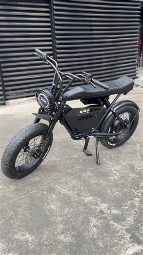 Superfast® E-Bike on Instagram: "Superfast OR-S 鈦金屬藍仕樣。 以性能車款為基底， 設定一台能載小孩、同時保有操控與輸出表現的日常座駕。 升級全轉油門設定， 低速更好控制、載人起步更順； 搭配力矩型短曲柄， 即使在載重狀態下依然保有輕快踩踏與加速反應。 選配 RNP 中間置物籃、密碼鎖與防水側包， 滿足接送、採買與臨時停放的實際需求； 前後折疊腳踏配置， 在載小孩與單人騎乘之間快速切換。 Freedom 箭型長坐墊 提供穩定乘坐空間， 同時維持 OR-S 的街頭比例與性能風格。 這不是一台為家庭妥協的車， 而是一台把性能留下來， 再把生活一起載上的 OR-S。 — 📍 地址：台北市萬華區峨嵋街 96 號 1 樓 改裝項目採預約制 聯絡方式：IG 私訊 #superfast電輔車#ebike #comton #電輔車#superfast — Superfast OR-S – Custom Utility Performance Build A performance-first OR-S, reworked to carry a chil
