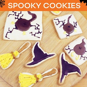 26K views · 202 reactions | The spooky cookies from Asobi Asobase looked SO GOOD!! Let's make them ~ ✨✨ | Crunchyroll | Facebook
