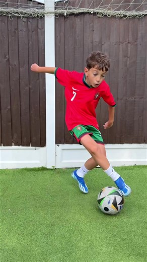 Spectacular Ronaldo Skills Compilation