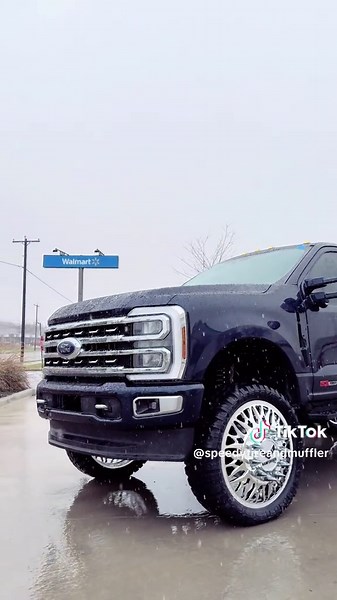 2024 F350 Baby Dually con KG1 Trident 26” y 37x13.5 MT