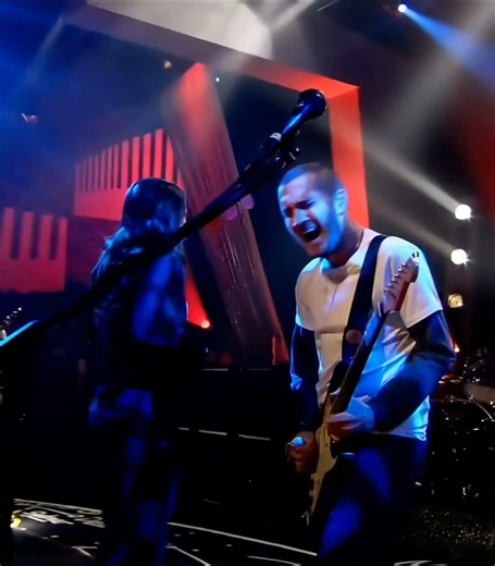 #redhotchilipeppersconcert