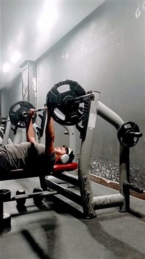 The Best Chest Exercises (And How To Do Them)