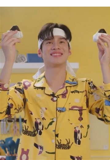 น้องพีคเรื่องนี้น่ารักมากๆๆๆๆๆ ใส่สีเหลืองทั้งเรื่อง เหมือนลูกเจี๊ยบเลย เป็นอัยจิ๋ว 🐣🤏🏻✨💘#Peakpeemapol #พีคภีมพล #younevereatalone