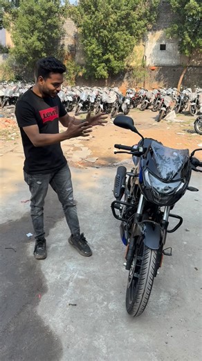 The Sameer vlogs on Instagram: "2026 new model Bajaj pulsar 150 twin disc is here with some new updates #150 #pulsar150 #newbajaj #pulsar #ᴛʀᴇᴅɪɴɢ virel @mypulsarofficial"