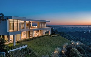 位于加州洛杉矶的一座宏伟开放式现代半山豪宅|620 Arkell Dr, Beverly Hills, CA
