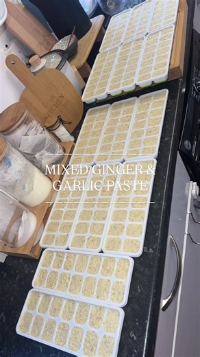 It’s never too early to prep for Ramadan. I just finished making this large 4kg mixed ginger and garlic paste and this will last me way past Ramadan, In Shaa Allah. #foryoupage❤️❤️ #fyp #bengali #foodprep #cookwithme