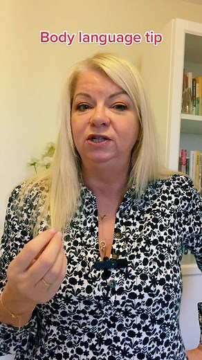 #bodylanguage #fyp #communicationskills #psychology