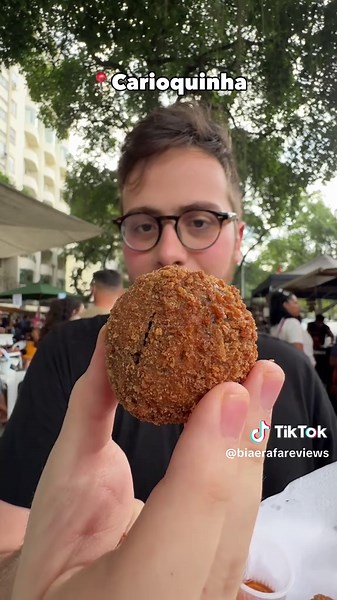 Tudo que a gente come em uma das melhores feiras do Brasil, a feira da Glória no Rio de Janeiro. 📍Todo domingo no bairro da Glória no RJ #feira #feiraderua #tudoqueeucomoem1dia #comidaderua #bomebarato #tudoqueeucomo