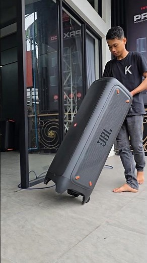 The Loudest Party Speaker? JBL PartyBox 1000 🔊😱
