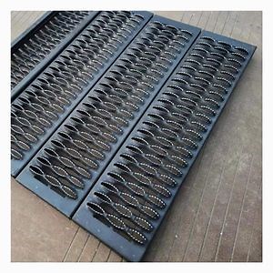 [Hot Item] Manufacture Perforated Grip Strut Metal Steps Catwalk Grating