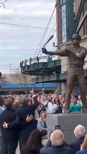 Bat from Ichiro Suzuki Statue Breaks During the Unveiling at Seattle Mariners Ballpark
