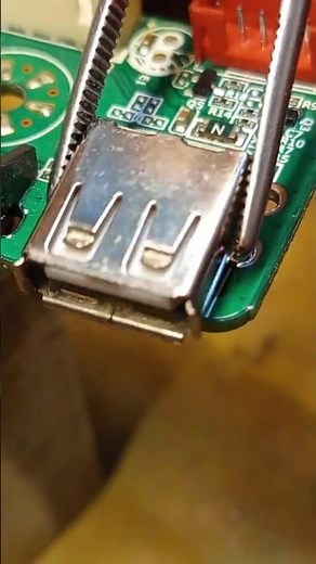 a way to install the 4 pin usb port into tv printed circuit board