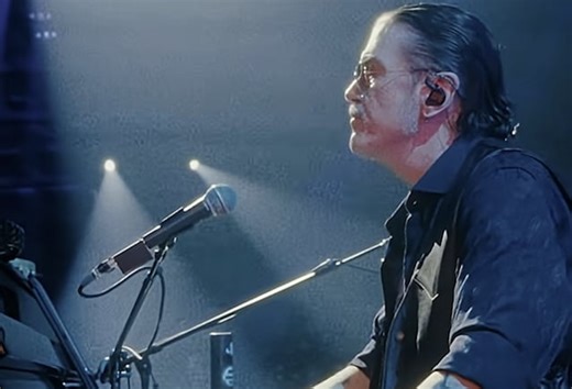 GUNS N' ROSES Keyboardist DIZZY REED To Release New Solo Album, 'Rock 'N' Roll Chose Me', In August