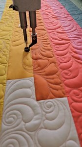 Always quilting one handed, have you tried it? We all start somewhere! My Beginner's Guide to Free-Motion Quilting class starts in 8 days! www.piecenquilt.com #machinequilting #longarmquilting #machinequilting #freemotionquilting | Piece N Quilt