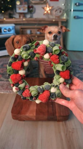 Cedric & Edith on Instagram: "Easy Christmas treat! ♥️🎄"