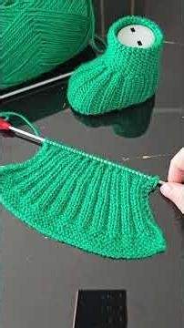 Easy Two Knit Baby Booties For Beginners