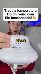 Pode mudar a temperatura do chuveiro com ele funcionando? 🚨😬 Diz ai você também faz isso? 😳 Toma cuidado com esse erro #dicas #casa #tecnologia #chuveiro #eletricidade #utilidadepublica #jefdicastech #jefdicas | Jef Dicas Tech