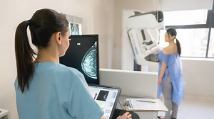 Qld breast cancer scan fails 100 women