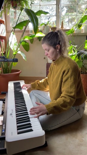 Gentle movement of slowly coming out of my shell, once again 🌱✨ #soundjourney #musicfromthesoul