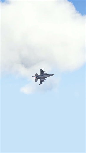 F-16 Fighter Jet Evades Air-to-Air Missile Fired by J-15 #aircombat #aviation