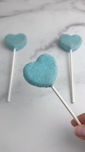 Want perfect heart-shaped cake pops? 💙The Heart Cake Pop Popper from www.daisymakes.com makes it SO easy!Use code “marlene10” for a discount! #cakepops #cakepop #cake #easycakepop #tutorial #heartcakepop | Marlen Escatel
