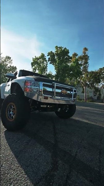The "Chrome Truck" Luxury Prerunner build by ‪@Kibbetech‬