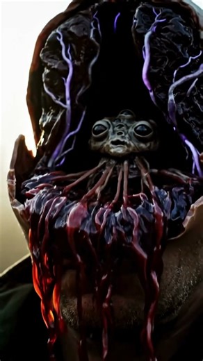 A Man Suddenly Gets Taken Over by an Alien 😱👽⚡ #alien #scifi #viral #predator