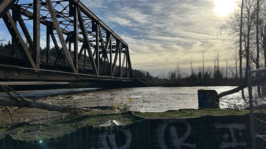 White River reaches flood phase 3 as Pacific residents prepare for possible flooding