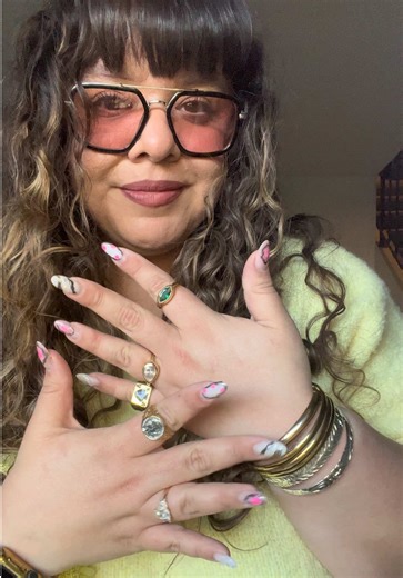 Did you miss my outfits? Between a full-time job, moving into a new place, getting engaged and planning a wedding. I felt like there was no time to create contact. I also feel like I haven’t been putting cute outfits together cause I’ve been just surviving. But I’m so back. I’m so ready to post some more. #plussize #plussizestyle #curvyfashion #curvystyle #springfashion