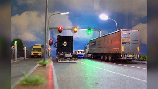 Hendriks & Erprath 🎤 Van Halen 🎸 Why can’t this be love ? DAF XF 105 - WSI Models #WSI #wsimodels #daftrucks #DAF #dafxf #dafxf105 #flashback YouTube Channel: Marcel’s Miniaturen ▶️ https://youtu.be/H_xqkZwAOak?si=o5uBVPIhKKA1Xm11 TikTok: marcels_miniaturen ▶️ https://vm.tiktok.com/ZGdav9Eun/ | Marcel’s miniaturen