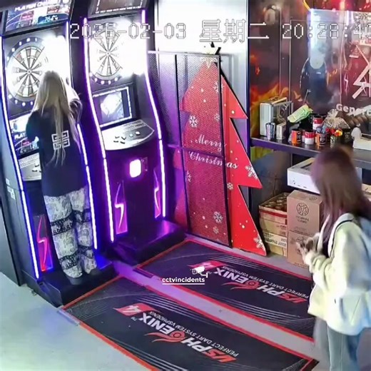 CCTV Idiots Clips (@CCTVIdiotsclips) on X