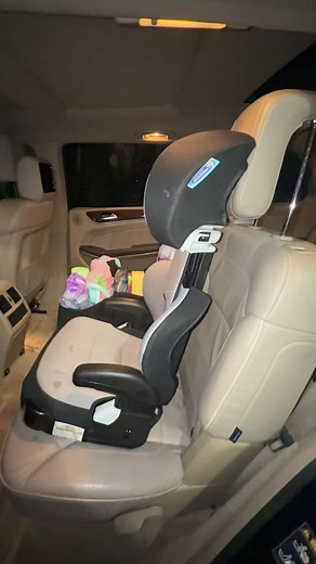 Any car seat safety ppl I need help #carseatsafety #carsest #boosterseat tag some one who does for me the car is a 2013 gl450😭❤️