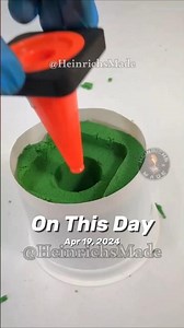 Fun with Kinetic Sand - ASMR metal melting #satisfying #onthisday #kineticsand