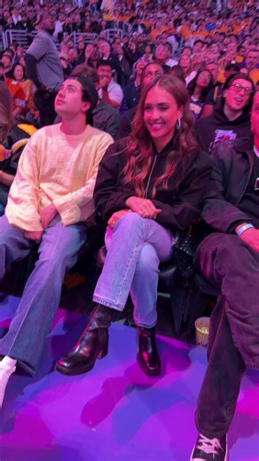 Jessica Alba is in attendance for Thunder/Lakers 👏