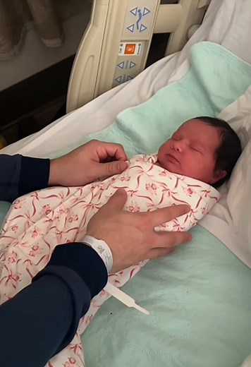 Newborn pooping 🤣 #newborn #baby #adorable #poop #cute | baby