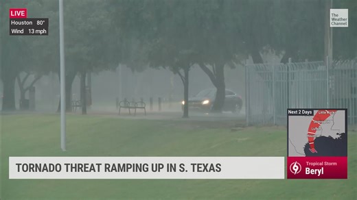 265K views · 3.8K reactions | Tropical Storm #Beryl's outer bands are lashing Texas, increasing the threat of flooding, life-threatening storm surge, and tornadoes. Our Justin Michaels is live in Houston with a look at current conditions: | The Weather Channel | Facebook