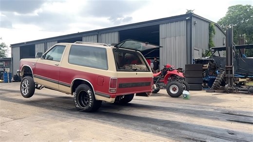 8.9K views · 15K reactions | Cheat code is up,down,up,left,6,9 on a Holley screen for extra hook. #asiracing #alwayssendit #wheelsupwednesday #s10 #blazer #quagmire #longtravelsuspension | Always Send It | Facebook