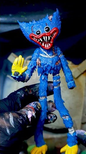 ​Making Huggy Wuggy & Kissy Missy Sculptures!💙 (Full video linked below) #shorts #poppyplaytime #FNF