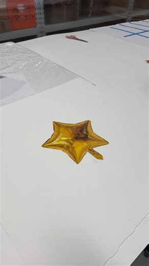 Cj Hendry on Instagram: "i LOVE drawing shiny things ❤️"