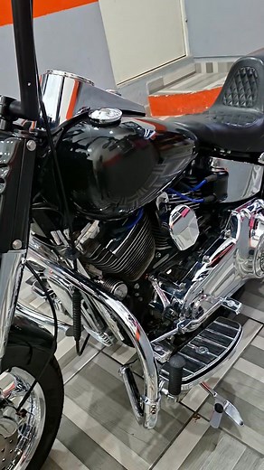 FATBOY 2011 Roque spa tiene para ti esta increíble fat boy 2011 llena de accesorios y gran estilo no pierdas esta oportunidad de tener una motocicleta única. ⚜️documentos : titulo (LIMPIO) ,doda, pedimento y factura a nombre de comprador ⚜️llantas 80% de vida ⚜️servicio reciente ⚜️llave fisica ⚜️rines de accesorio ⚜️faro led original harley davidson ⚜️barras cromadas ⚜️monki bar ⚜️covers de eje delantero skull 💀 ⚜️cuello de cuadro cromo kuriakyn ⚜️regulador cromado ⚜️enfriador de aciete cromo ⚜