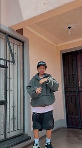 Sphocky RSA on Zep Zep amapiano dance challenge 🖤 #amapianovibessa #amapiano #amapianodance