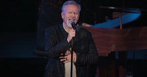 Casting Crowns Moving 'Who Am I' Live Performance