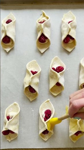 How to make an easy raspberry danish with puff pastry #shorts