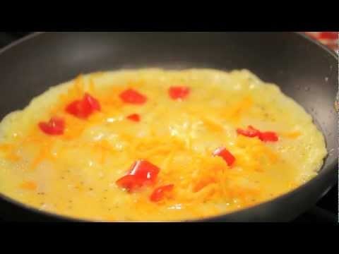 How to Properly Make an Omelet - Easy Cooking Recipe - Circulon