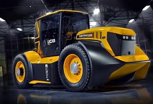 8.6K views · 209 reactions | JCB has teamed up with Guy Martin to secure a Guinness World Records Speed Record with a new, faster #Fastrac tractor. How fast will it go? Find out on Channel 4, 17th November, 21:00, UK. #JCBWFT | GRASSMEN | Facebook