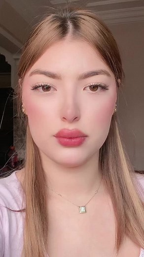 Red Lipstick Application Tutorial for Stunning Looks