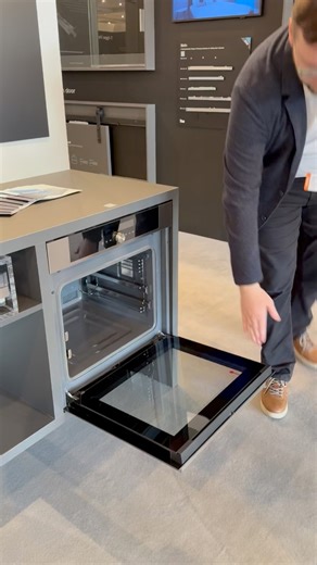 Our Titus dampers assure reliable damping at any closing speed. They are used to effectively decelerate objects up to 1000N with a temperature range from -30°C to 150°C, maintaining consistent damping in all conditions. Check out the controlled smooth closing, without re-bounce, in applications for ‘hot environment’ products such as ovens and ‘cold environment’ products such as freezers. Our Titus Americas team is at KBIS. Get in touch with them and discuss our damping applications in household 